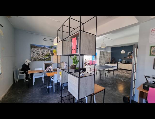 210M² FULL FLOOR TO LET IN WOODSTOCK